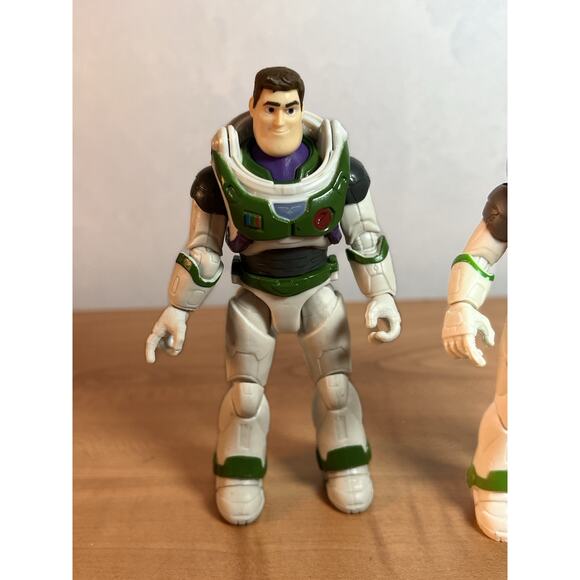Disney Pixar Buzz Lightyear And Izzy Hawthorne Space Ranger Action Figures 5” - Picture 3 of 8